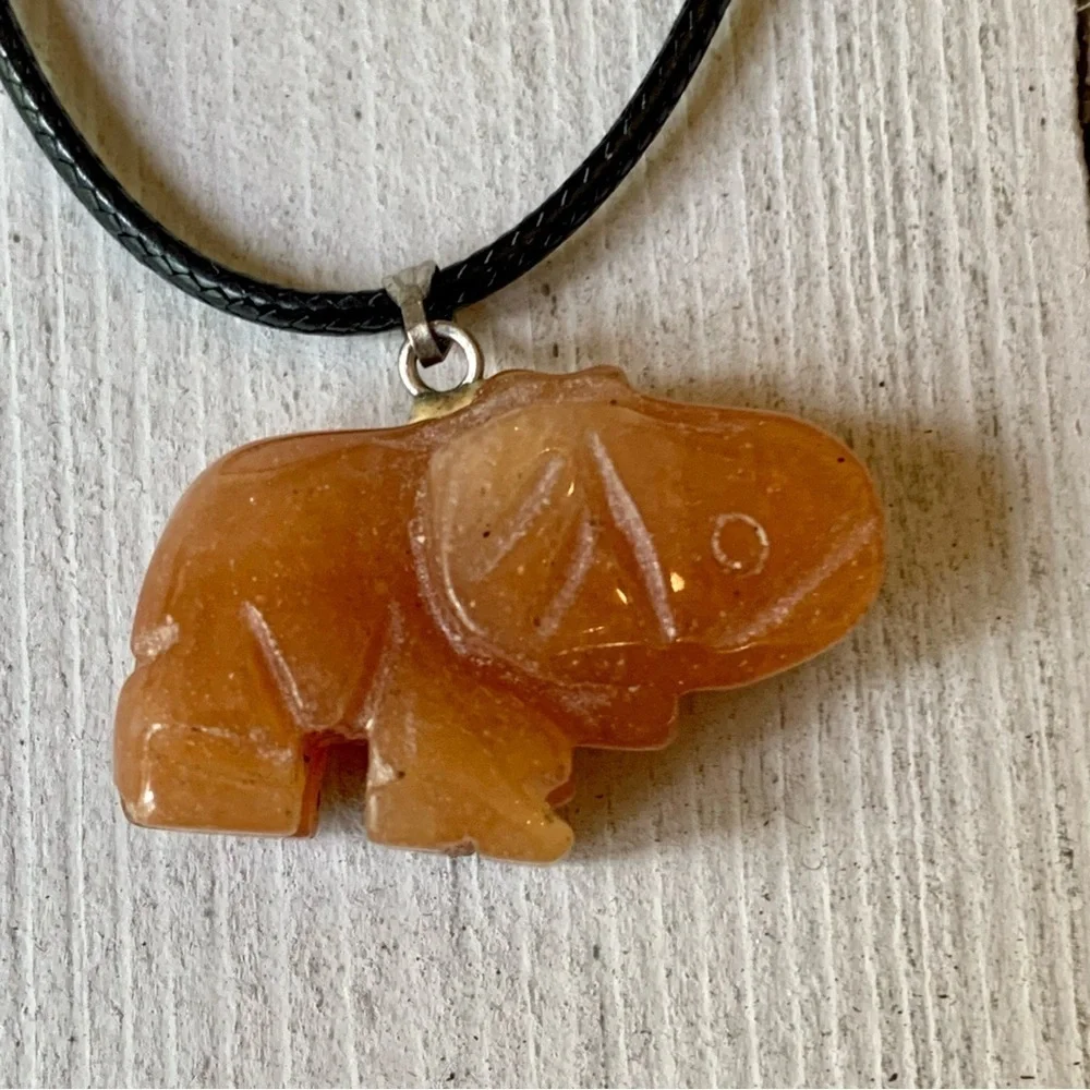 Orange Aventurine Lucky Elephant Crystal Pendant Necklace Adjustable Chain 20